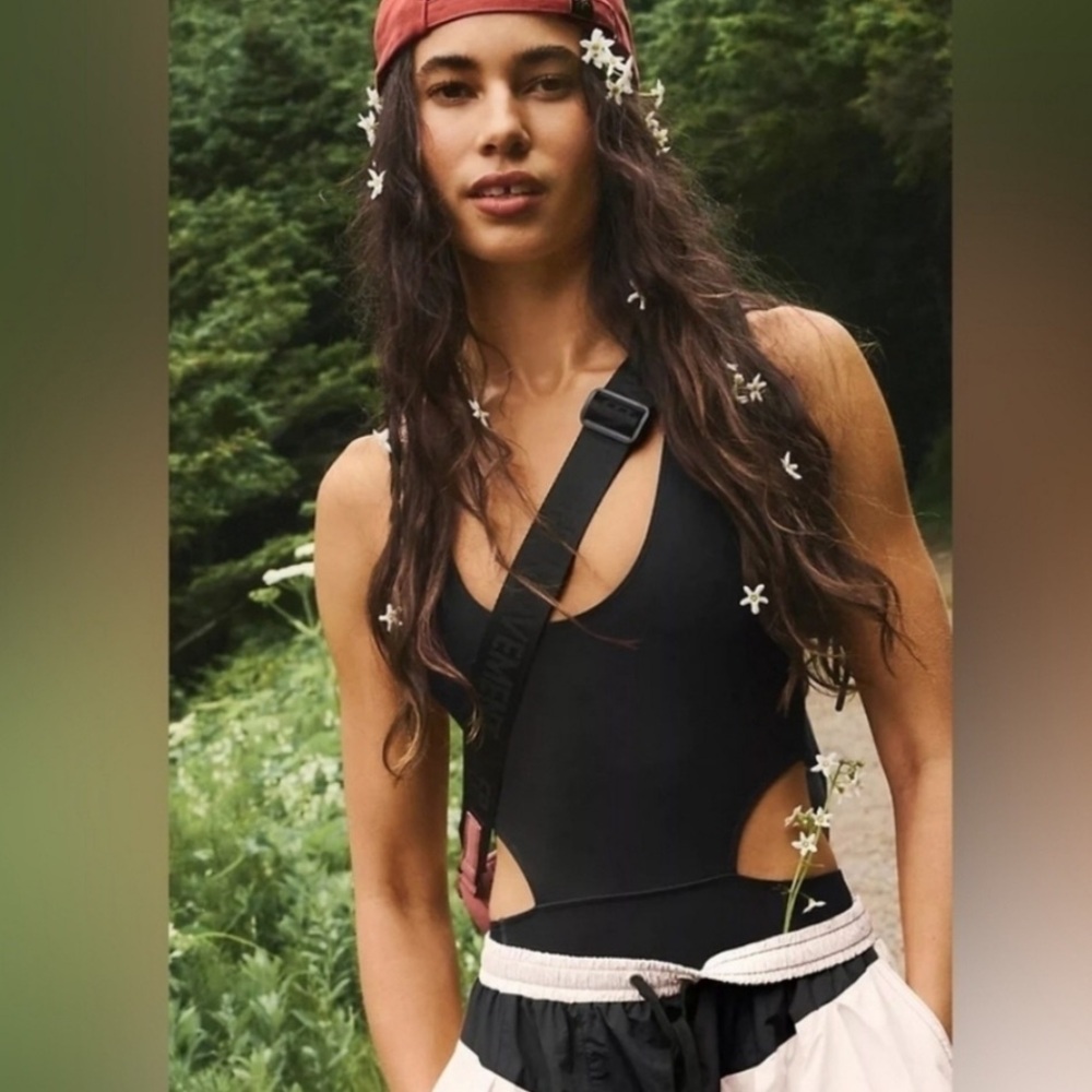 Free People movement back it up jumpsuit black open back criss cross Strap NWOT - Picture 5 of 6